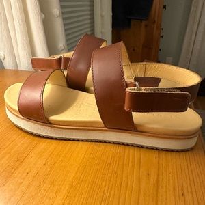 Nisolo Go To Flatform sandal, size 9.5